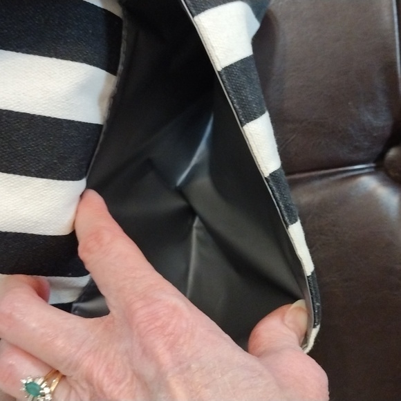 Lacome Set of two Makeup Bags with Goodies - Picture 7 of 16